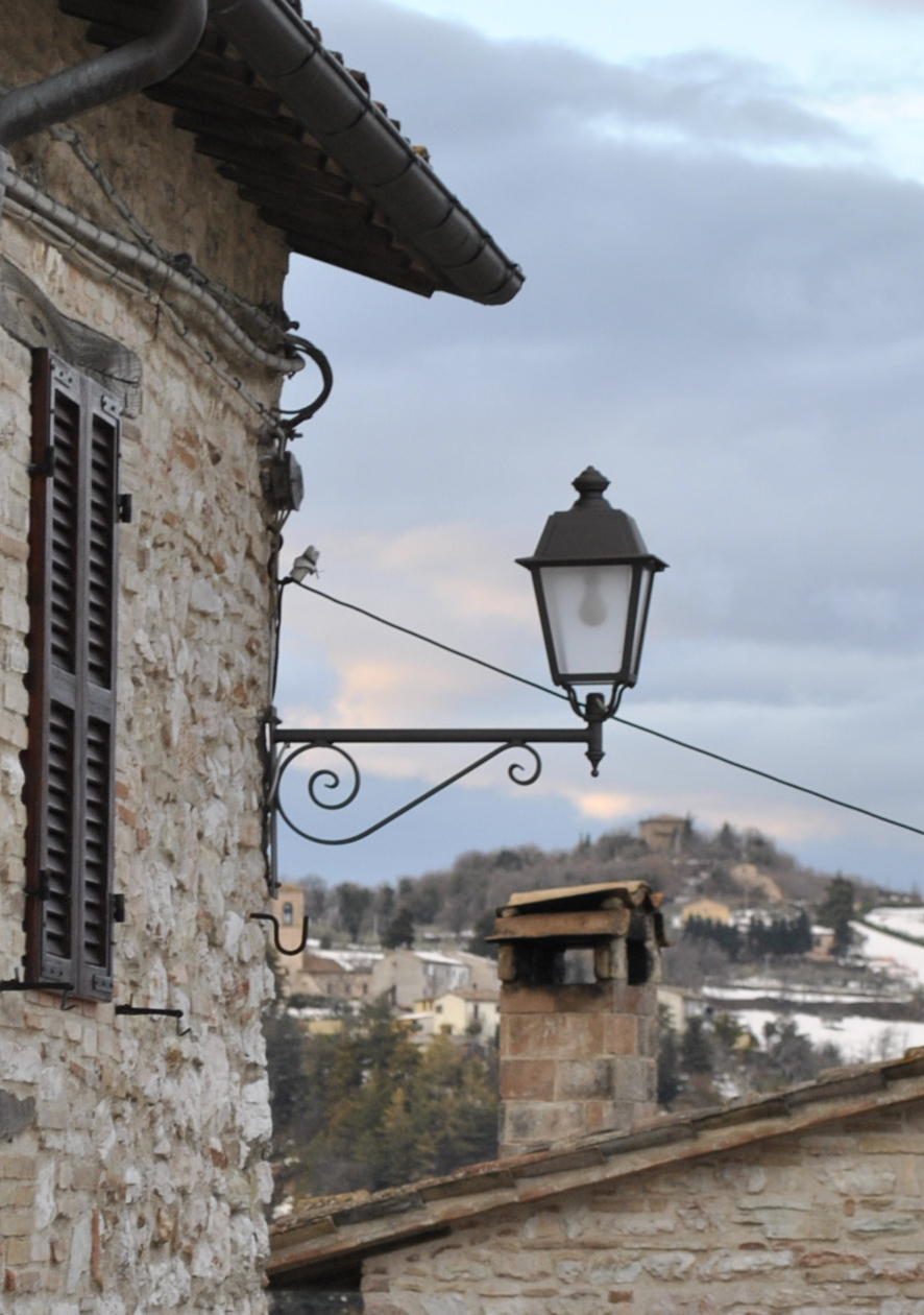 CAST IRON E STEEL WALL BRACKET